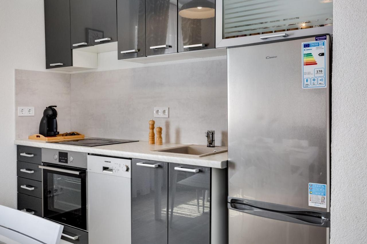 Apartmani Kastelina Vir Ngoại thất bức ảnh