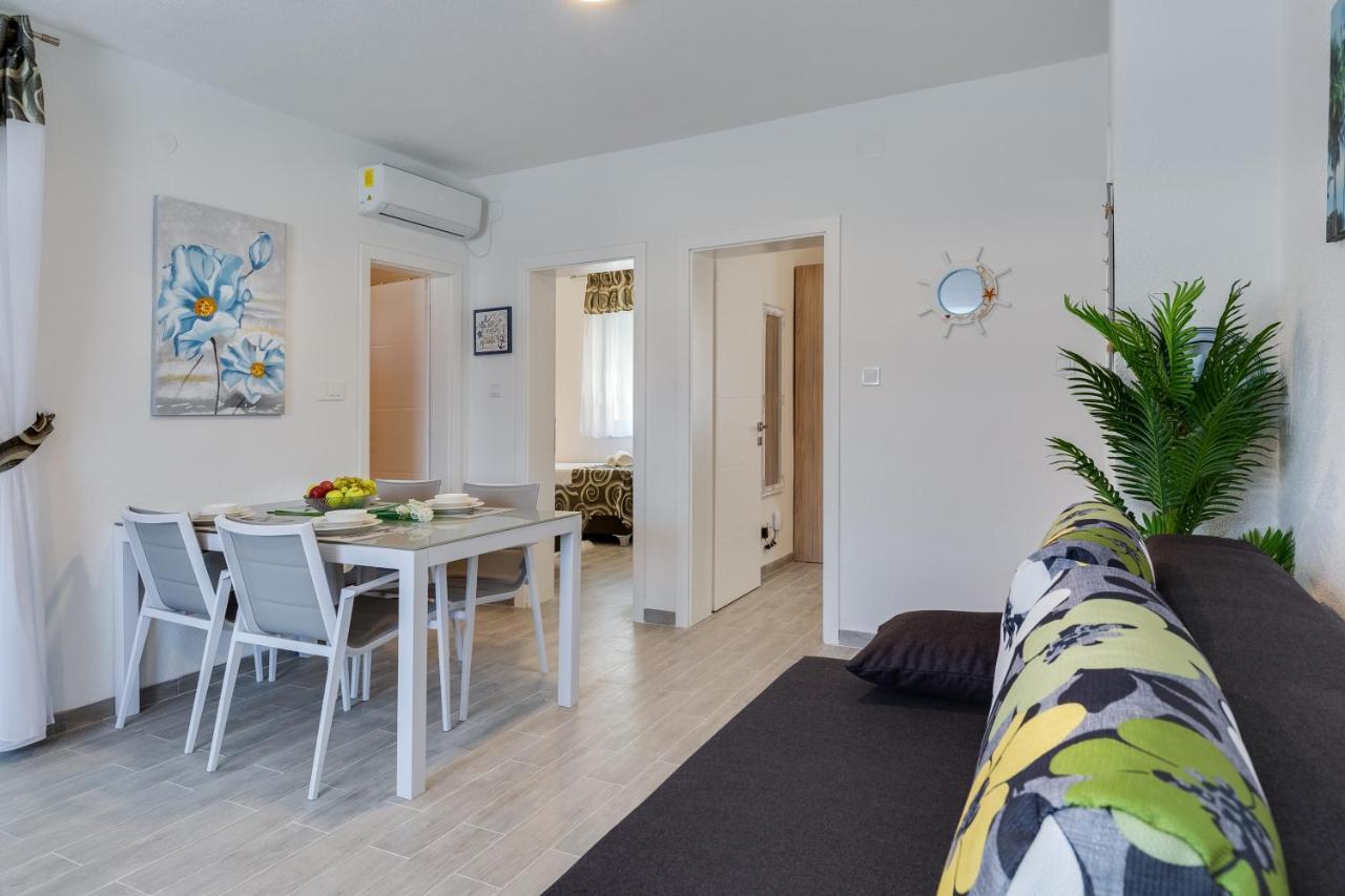 Apartmani Kastelina Vir Ngoại thất bức ảnh