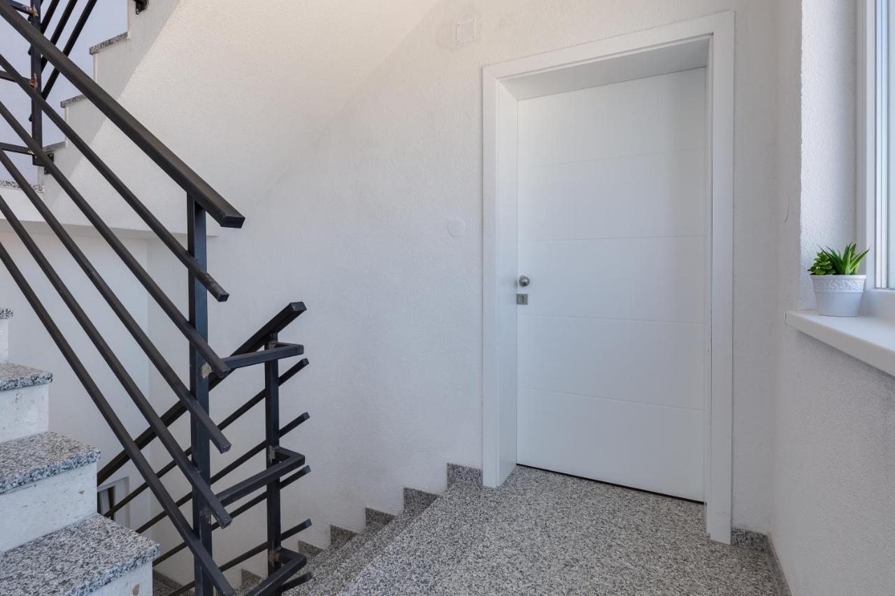 Apartmani Kastelina Vir Ngoại thất bức ảnh