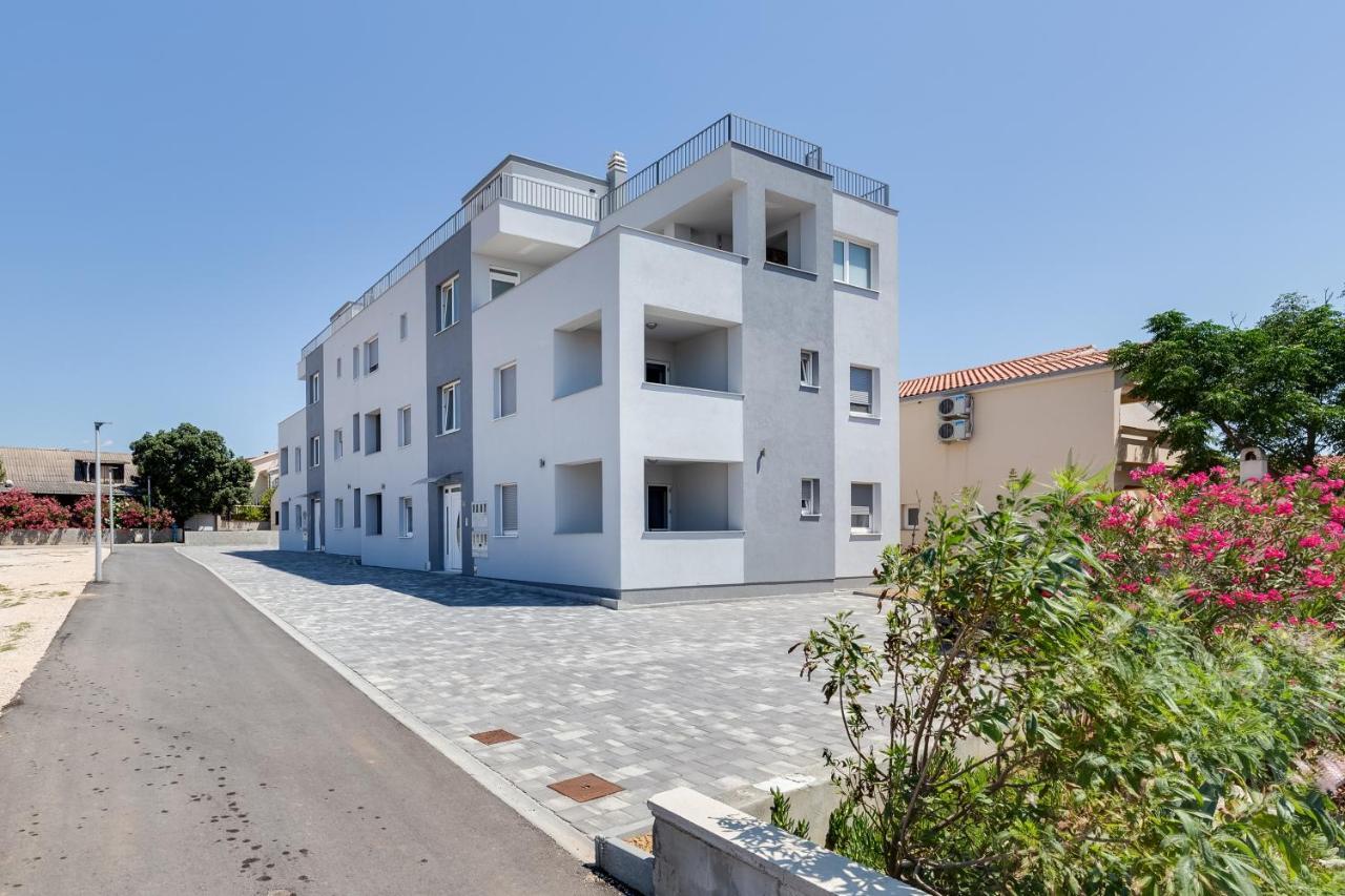 Apartmani Kastelina Vir Ngoại thất bức ảnh
