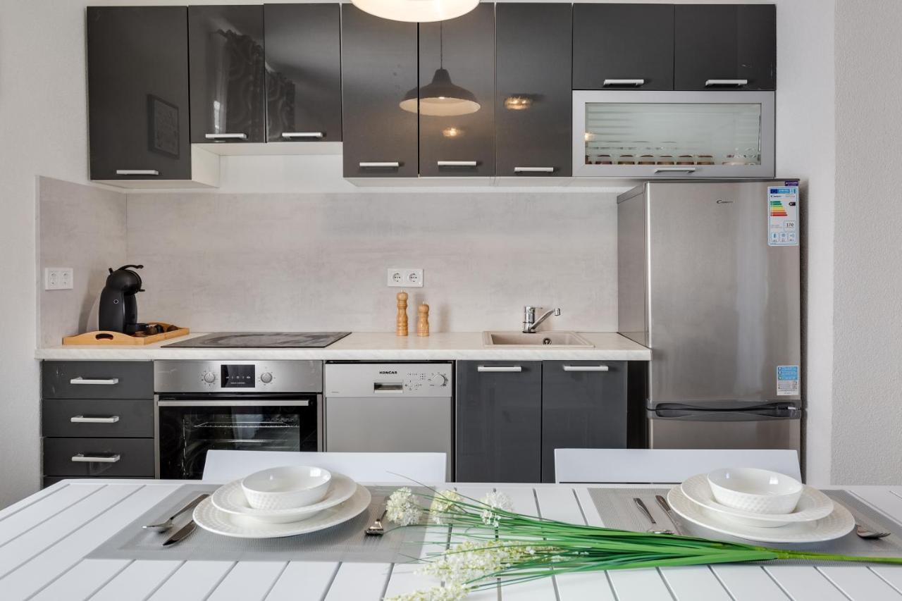 Apartmani Kastelina Vir Ngoại thất bức ảnh