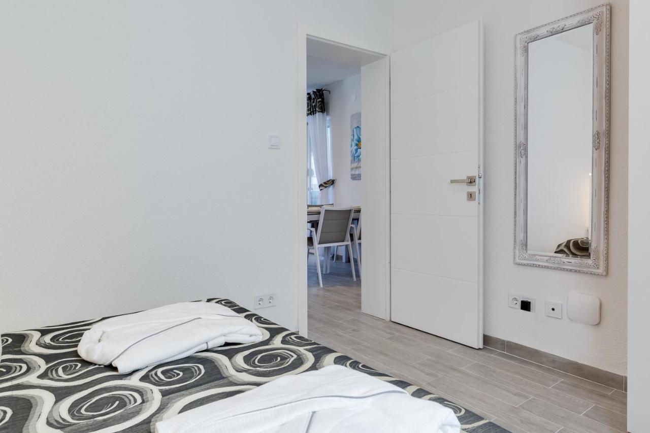 Apartmani Kastelina Vir Ngoại thất bức ảnh