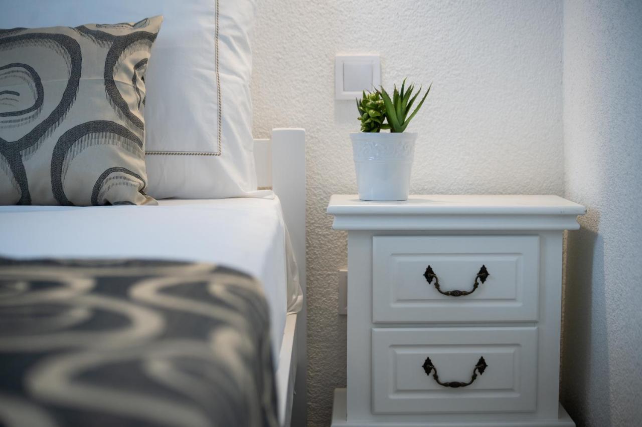 Apartmani Kastelina Vir Ngoại thất bức ảnh