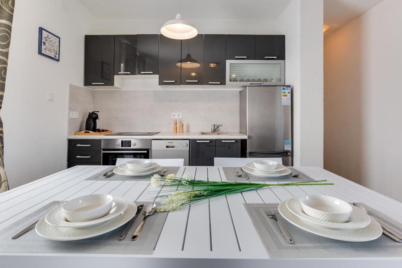 Apartmani Kastelina Vir Ngoại thất bức ảnh