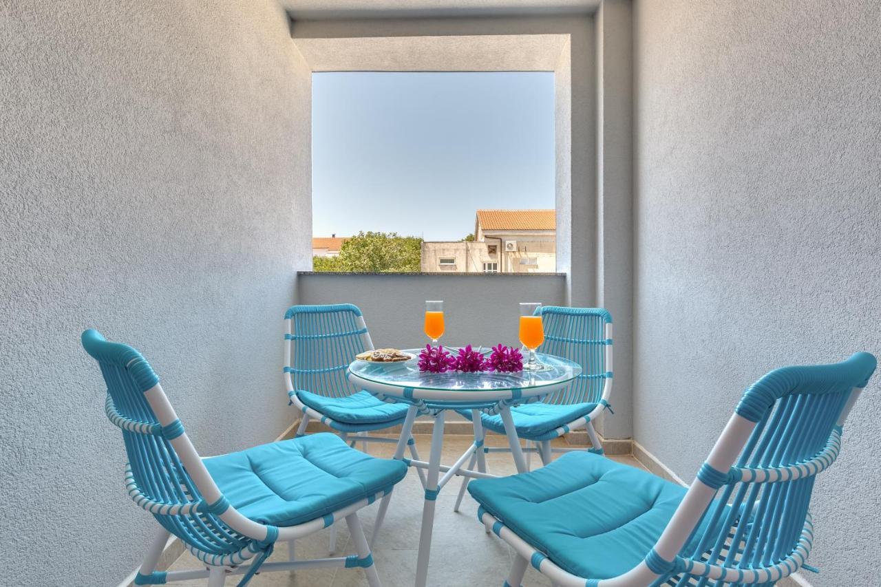 Apartmani Kastelina Vir Ngoại thất bức ảnh