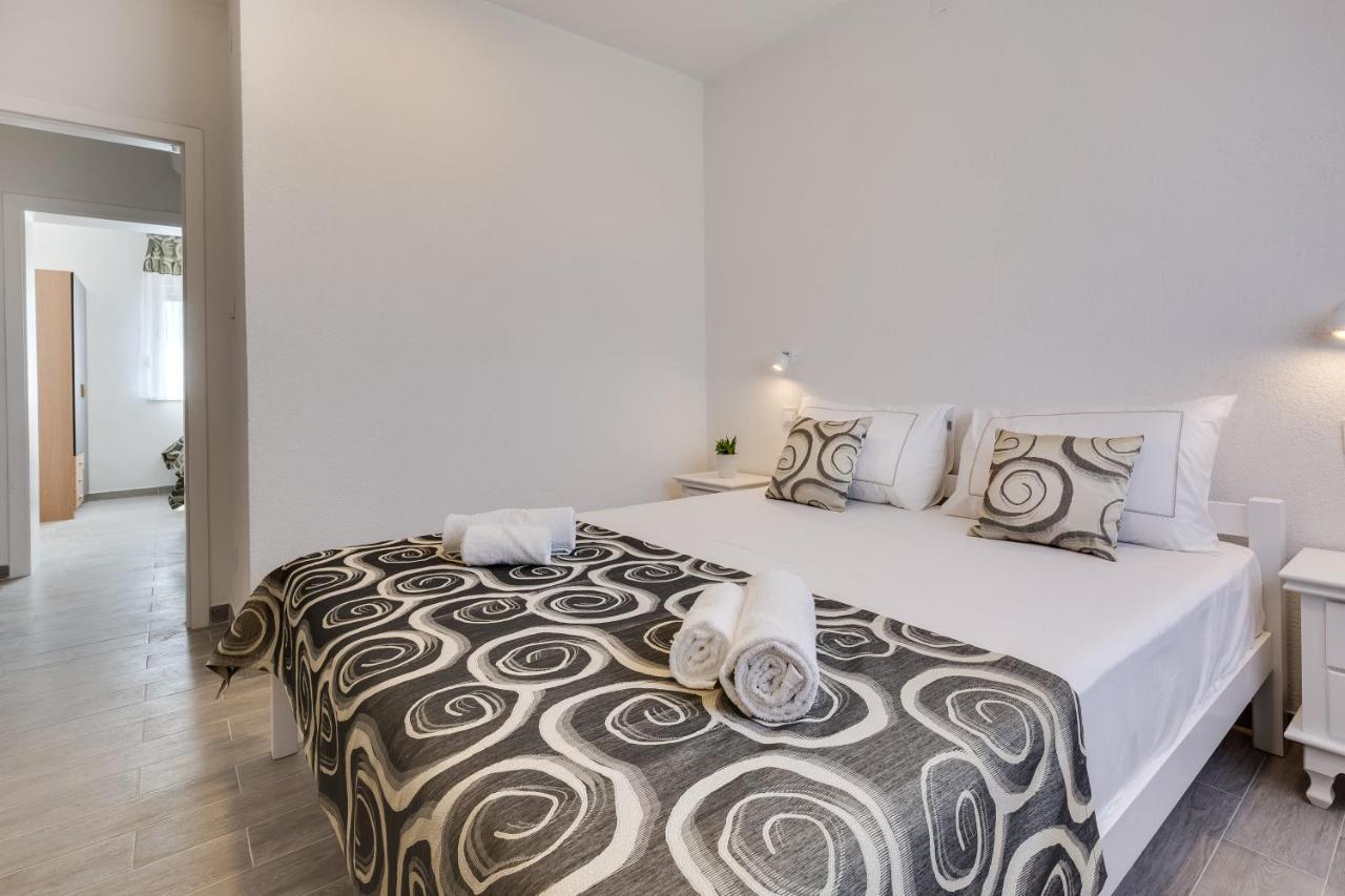 Apartmani Kastelina Vir Ngoại thất bức ảnh