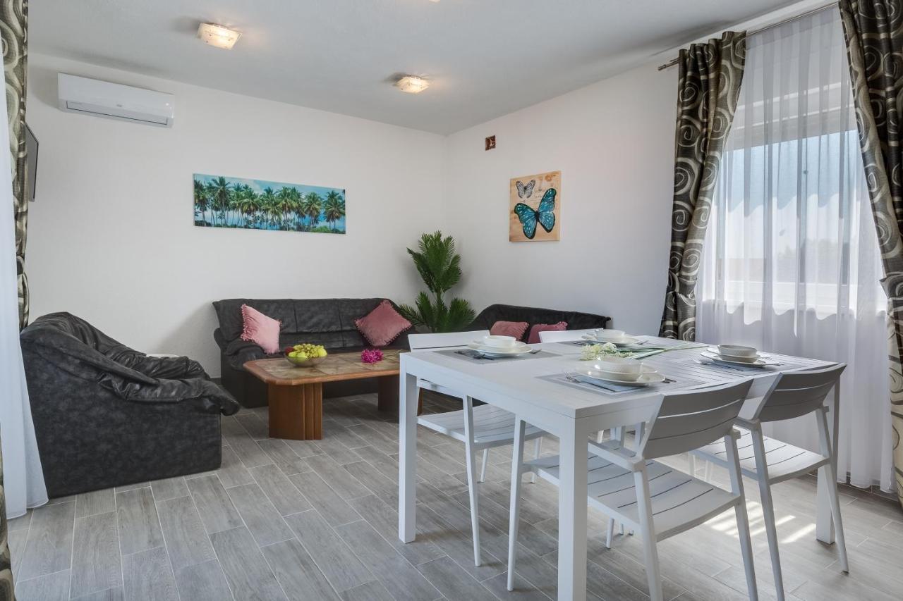 Apartmani Kastelina Vir Ngoại thất bức ảnh